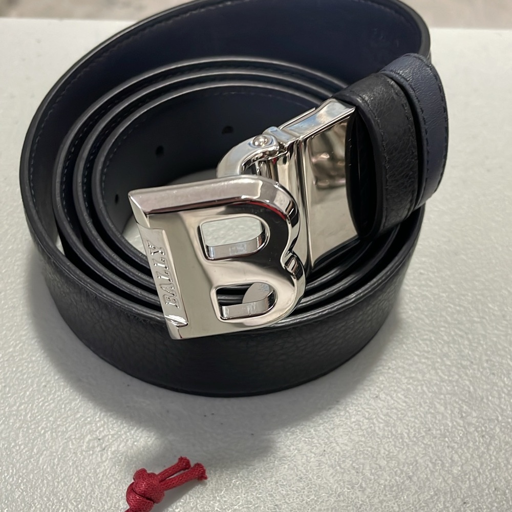 Beautiful Bally ‘B’ Buckle Reversible Belt
